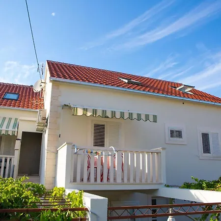 Lenka - One Bedroom With Balcony And Garden View A1 Apartment *