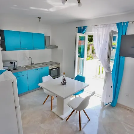 Lenka - One Bedroom With Balcony And Garden View A1 * Sutivan