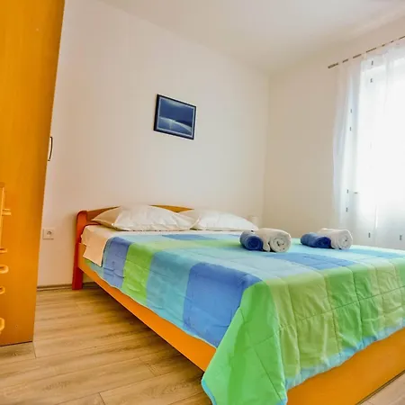 Apartment Lenka - One Bedroom With Balcony And Garden View A1