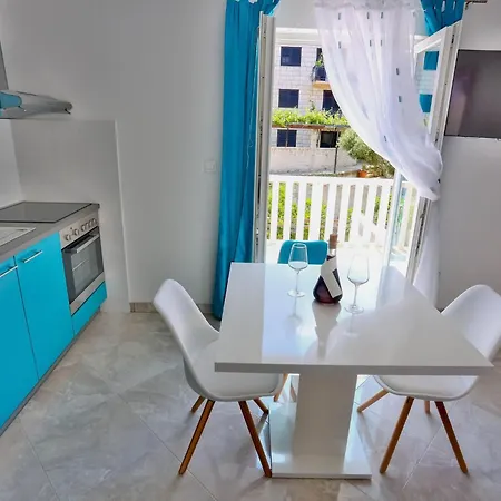 Lenka - One Bedroom With Balcony And Garden View A1 Sutivan