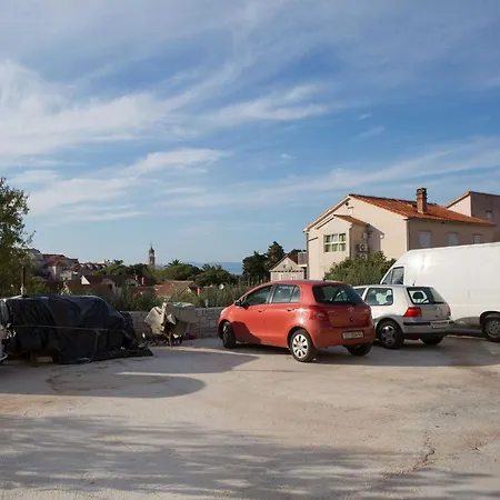 Apartment Lenka - One Bedroom With Balcony And Garden View A1
